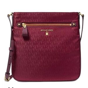 Michael Kors Kelsey Signature Small Crossbody your new jet-setting companion